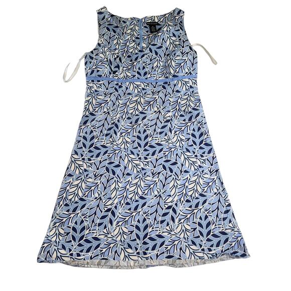 Bay Studio Mini Dress Sz 8 Blue White Floral Back Zip Pleat Detail Resort Cruise - Picture 1 of 11